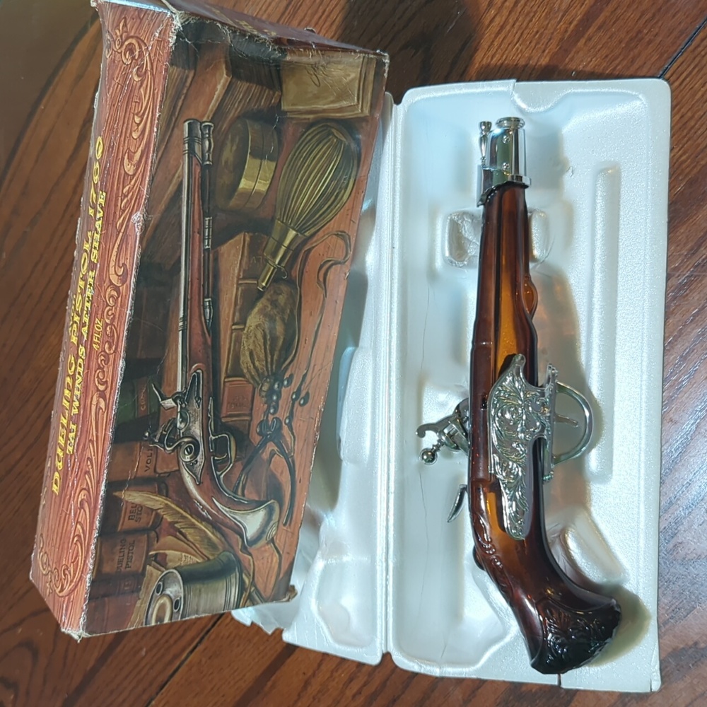 Avon Men's Dueling Pistol after shave bottle